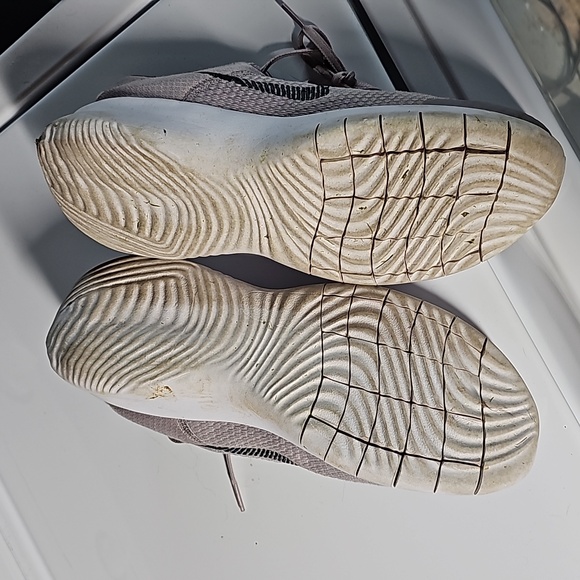 Nike sneakers - Picture 3 of 4